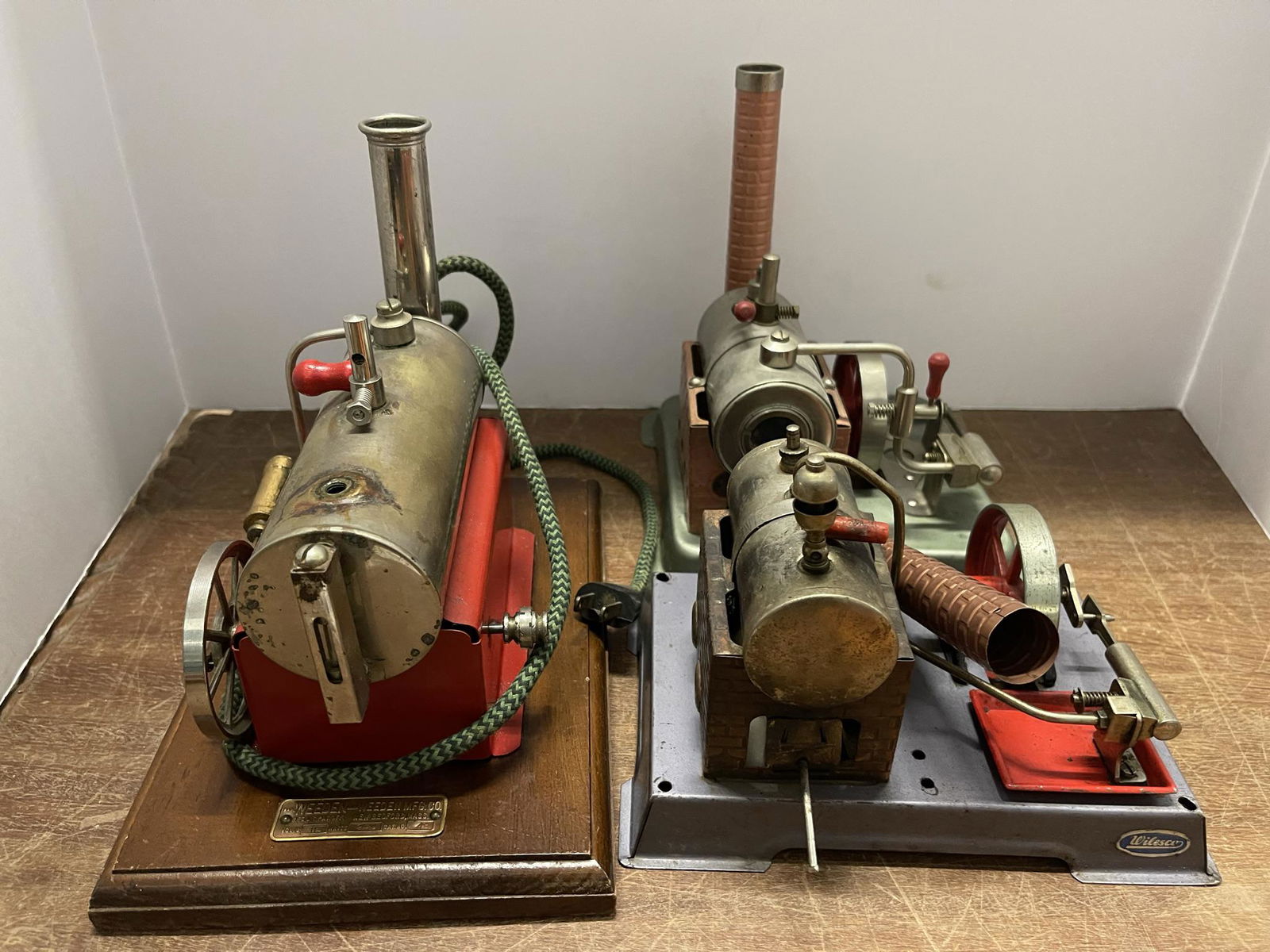 3 Steam Engines: 3 Steam Engines, 1 Electric Weeden, 1 Alcohol Jensen, 1 Alcohol Wilesco -