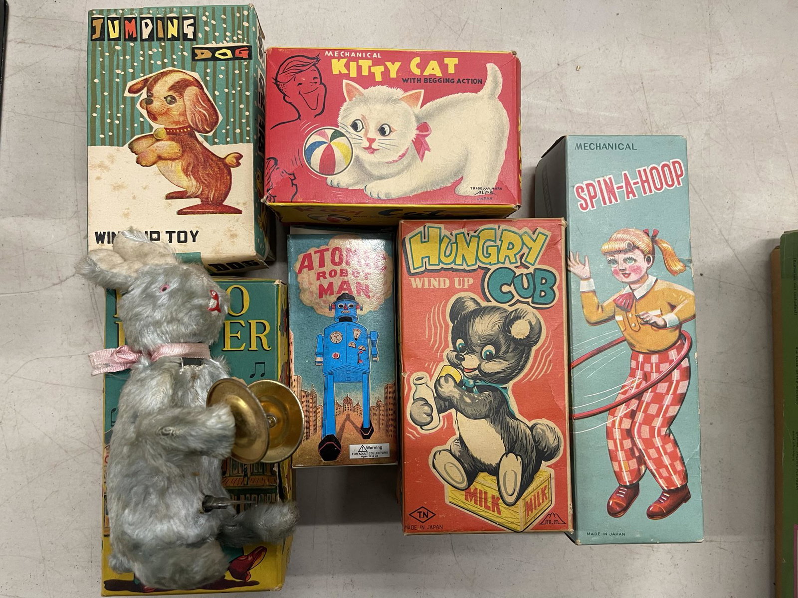 7 Wind-Up Action Toys, Dog, Cat,Bear, Etc.: Lot of 7 Wind-Up Action Toys, Dog, Cat,Bear, Etc. -