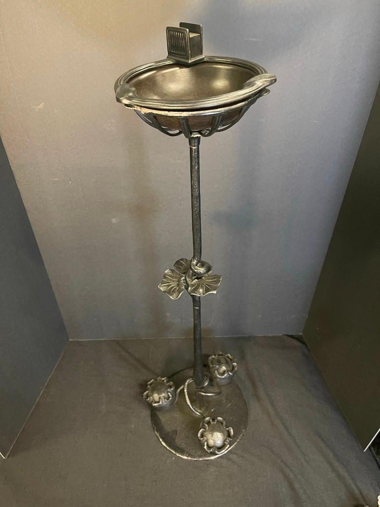 Iron Smoking Stand with poppy flowers (1 of 5)