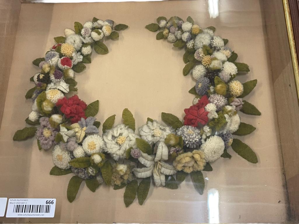 Victorian Flower Wreath in Felt (1 of 4)