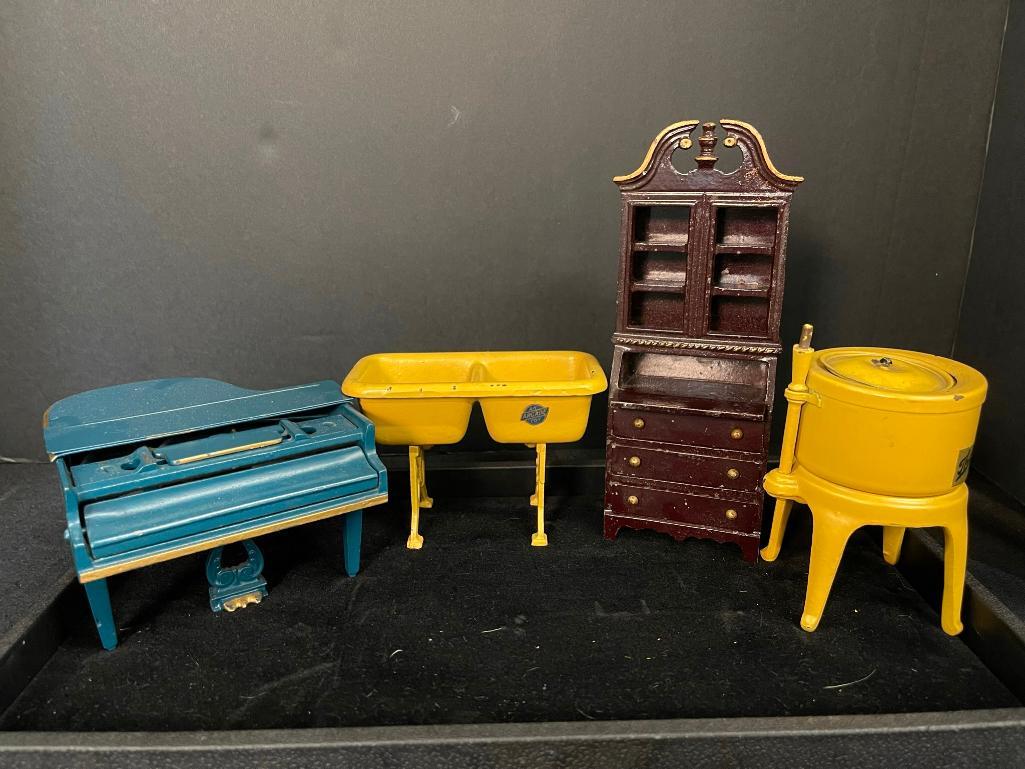 Cast Iron Doll House Size Piano, Sink, etc: Cast Iron Doll House Size Piano, Sink, Washing Machine, Cabinet, some marked Arcade