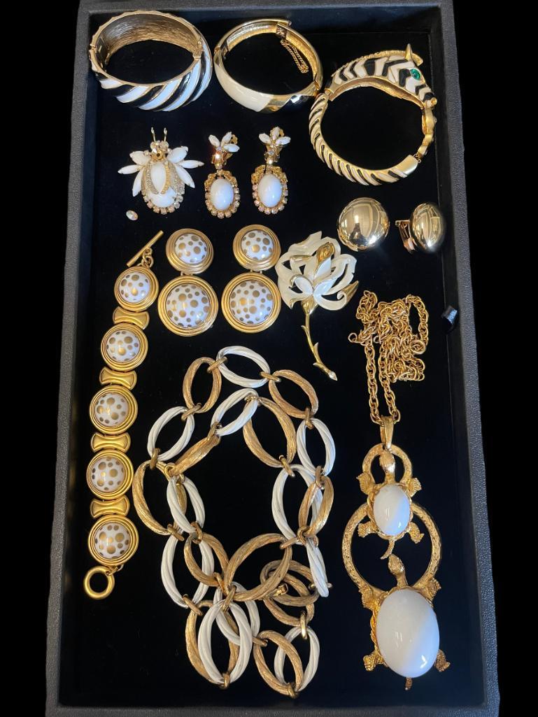 Costume Jewelry incl. Zebra Bracelet, etc (1 of 6)