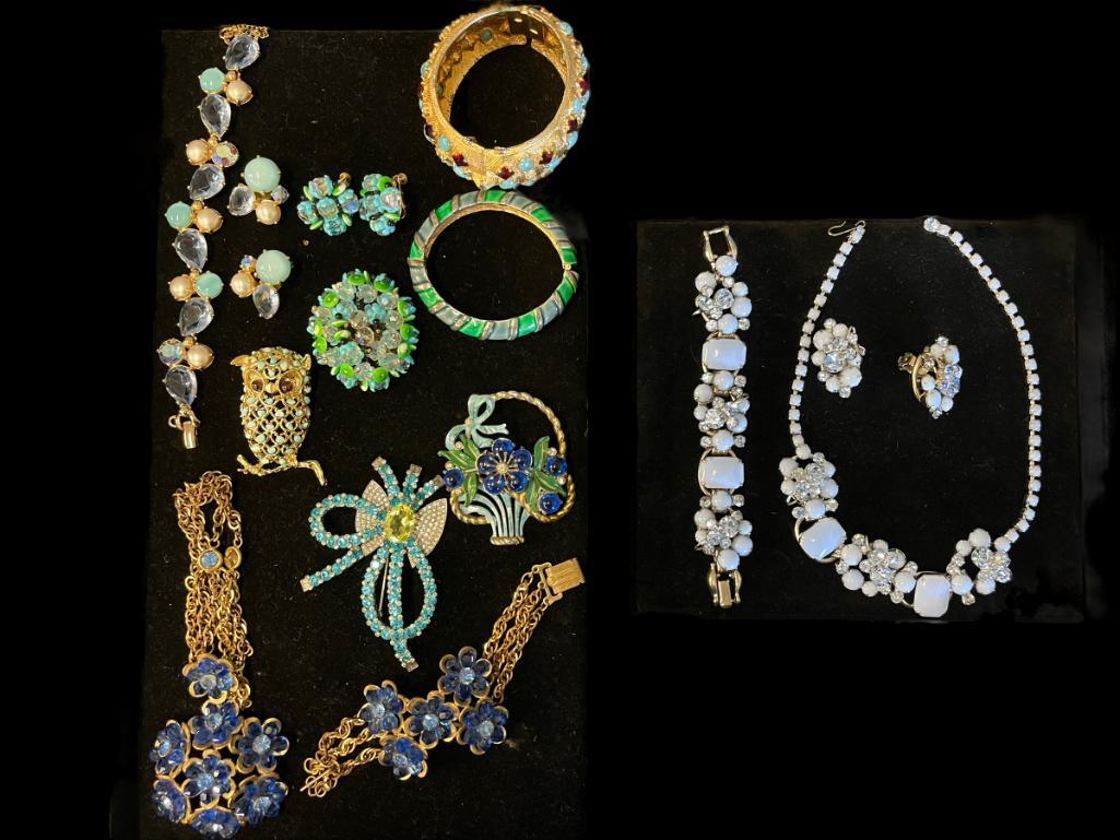 Costume Jewelry Lot incl Necklace, bracelet sets, etc (1 of 12)