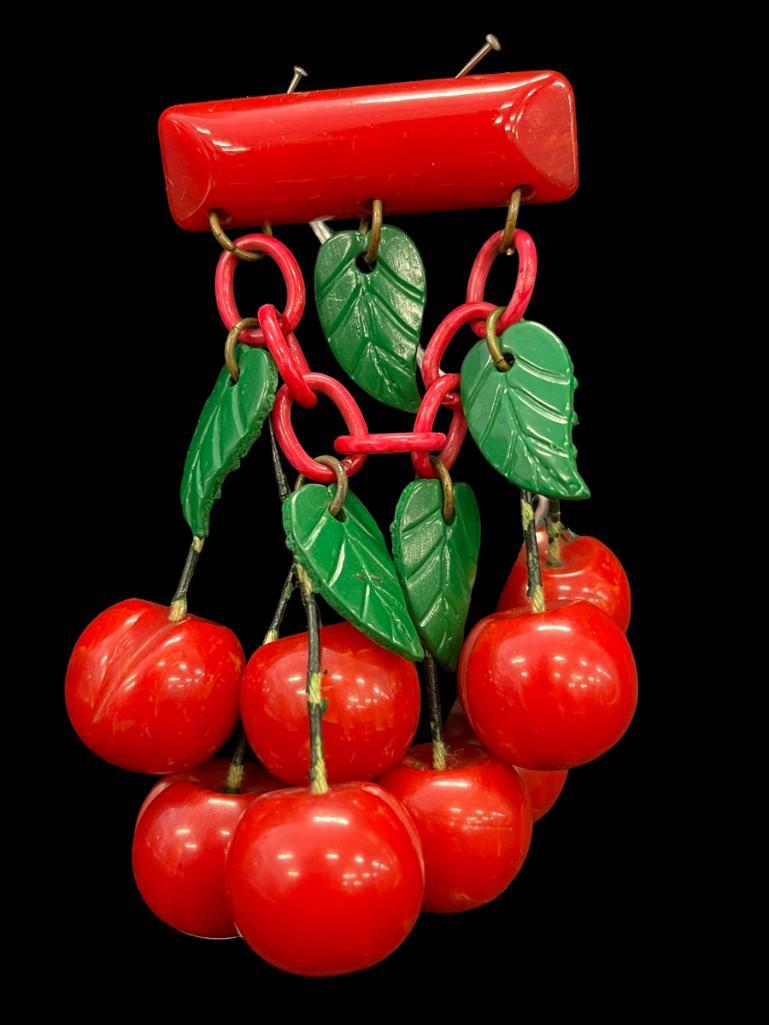 Vintage Bakelite Red Cherries Pin/Brooch (1 of 4)