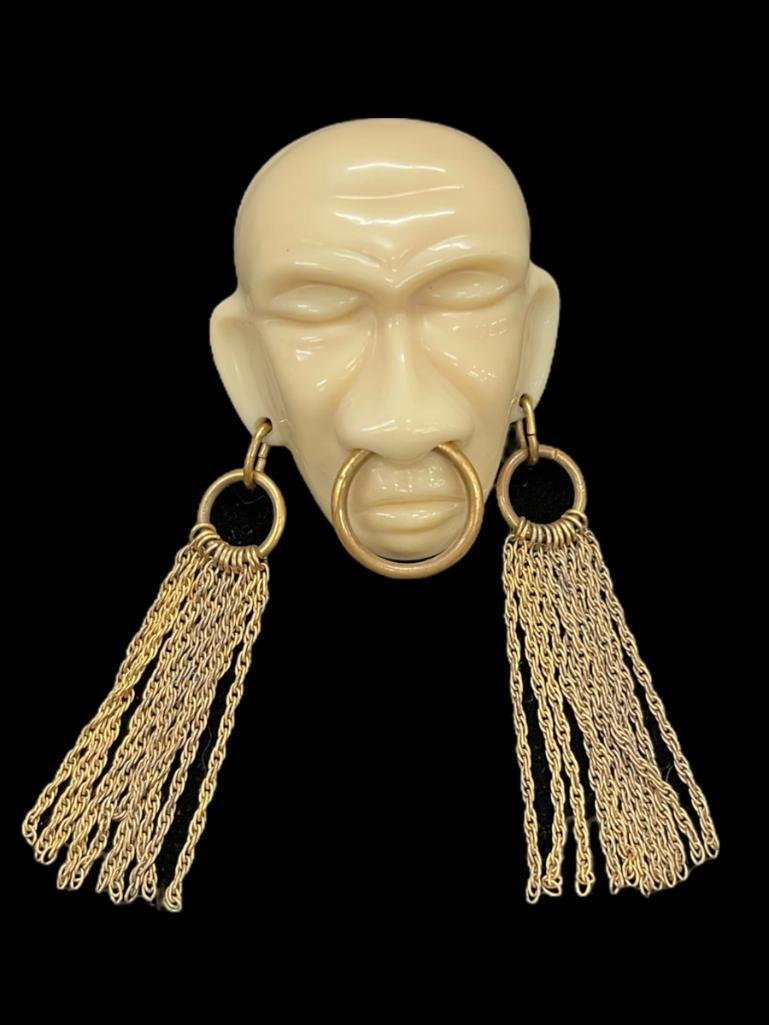 Vintage Joseff Headhunter Bakelite Brooch (1 of 4)