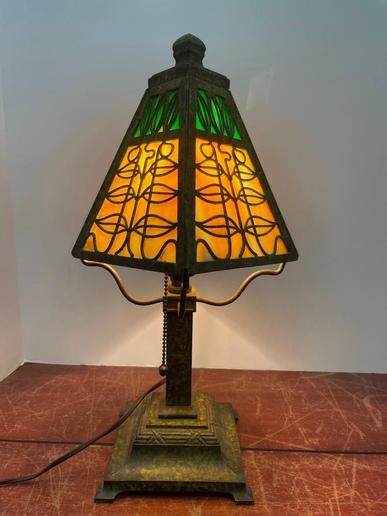 Bradley and Hubbard Slag Glass Lamp (1 of 20)
