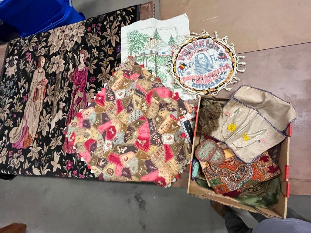 Box Lot incl Quilt with children and flower decoration, etc: Box Lot incl Quilt with children and flower decoration, other material, blanket, etc