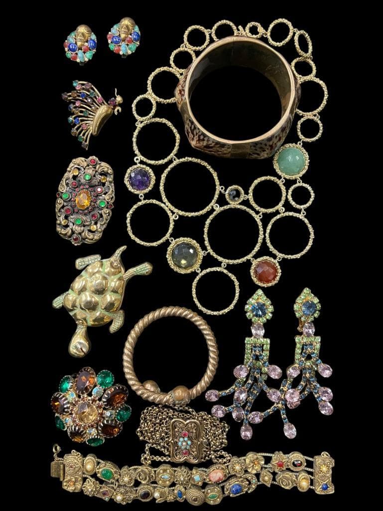 Costume Jewelry incl. Goldette, etc.: Tray of costume jewelry (pins & bracelets) incl. Ken Morrison, Goldette, Czech, etc. Collection of Carole Tanenbaum.