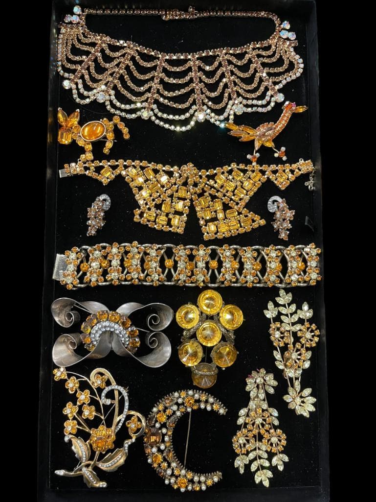 Costume Jewelry incl. Necklaces (1 of 6)