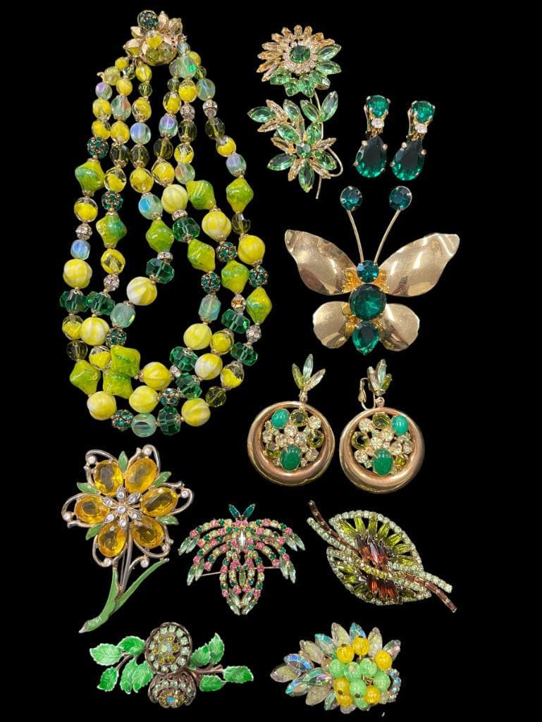 Costume Jewelry incl. Christian Dior (1 of 7)