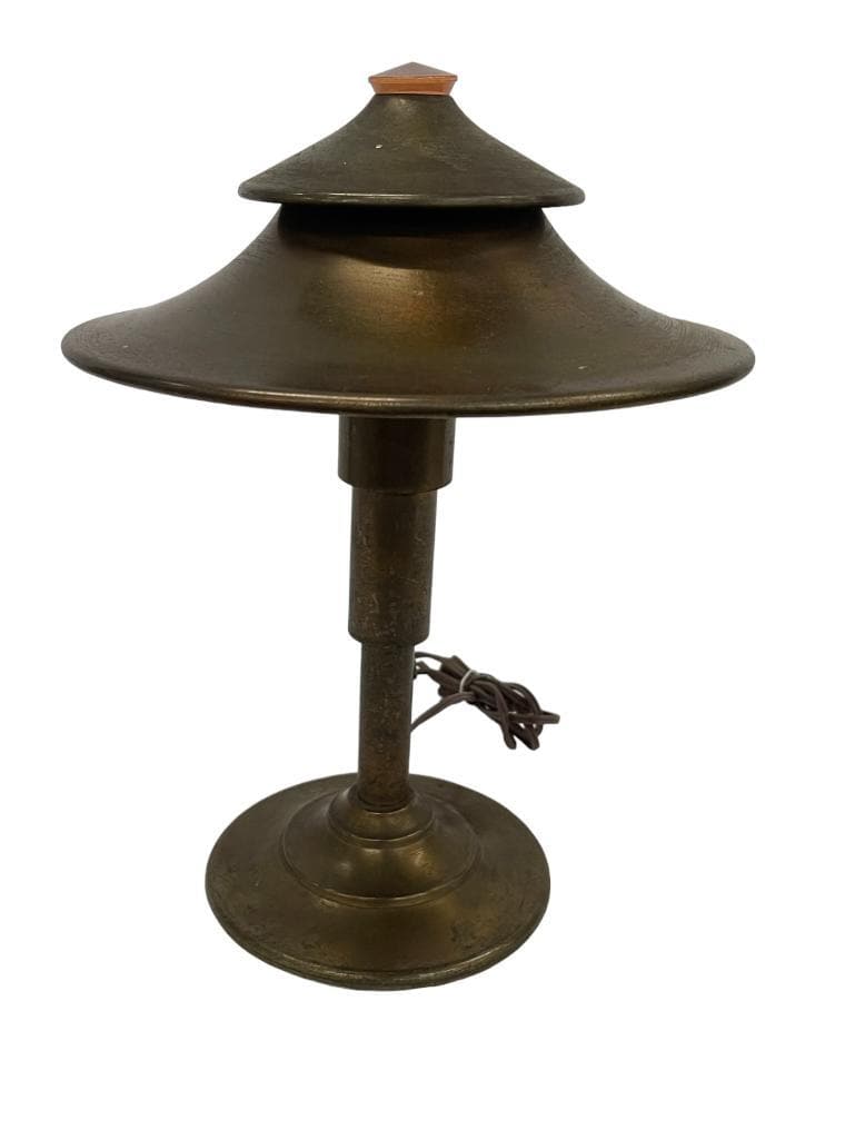Miller Lamp Co. "Pagoda Lamp" (1 of 13)