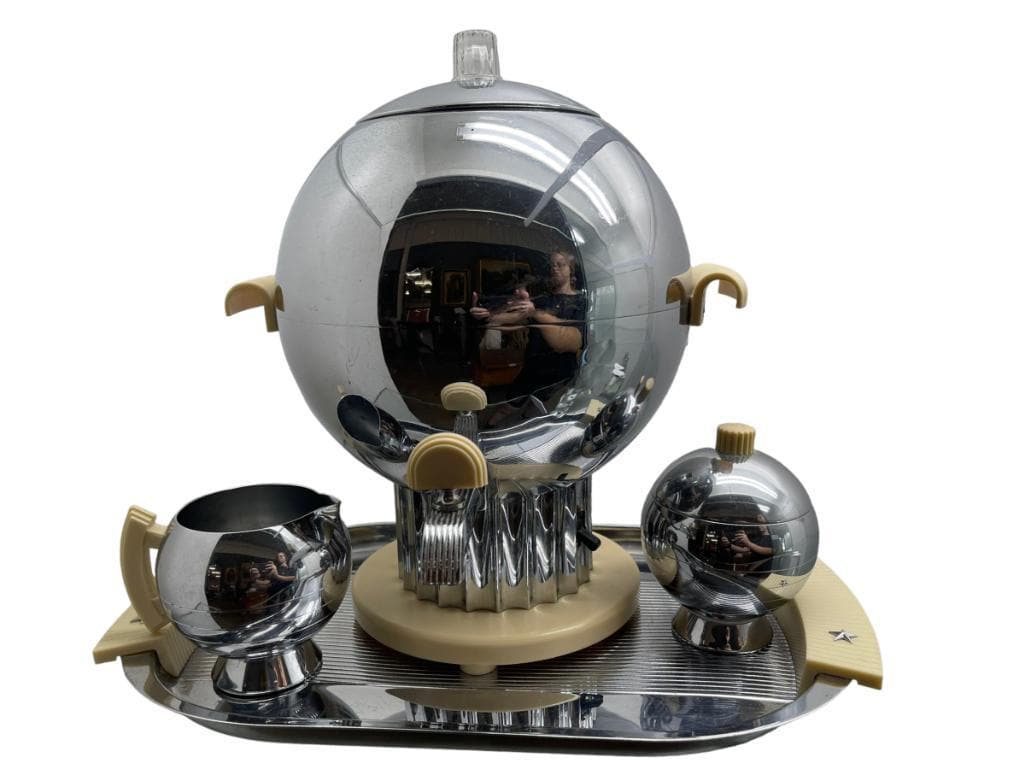 Chase W. Von Nessen Coronet Coffee Set (1 of 13)