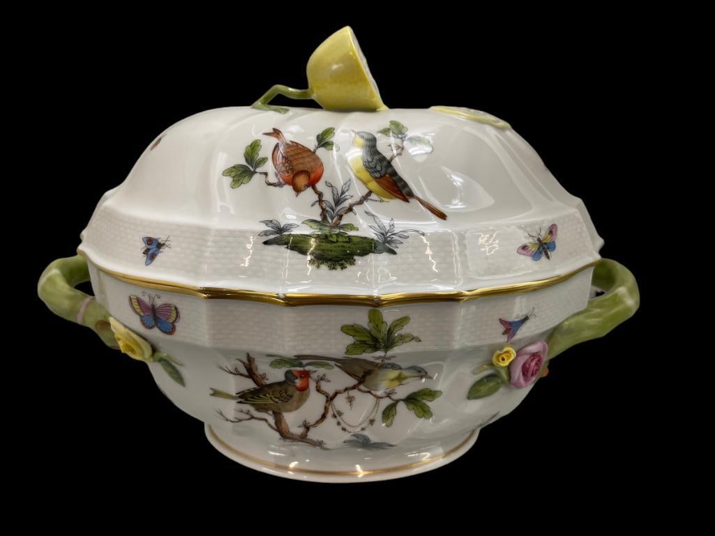 Herend Hand Painted Porcelain Covered Serving Bowl (1 of 10)
