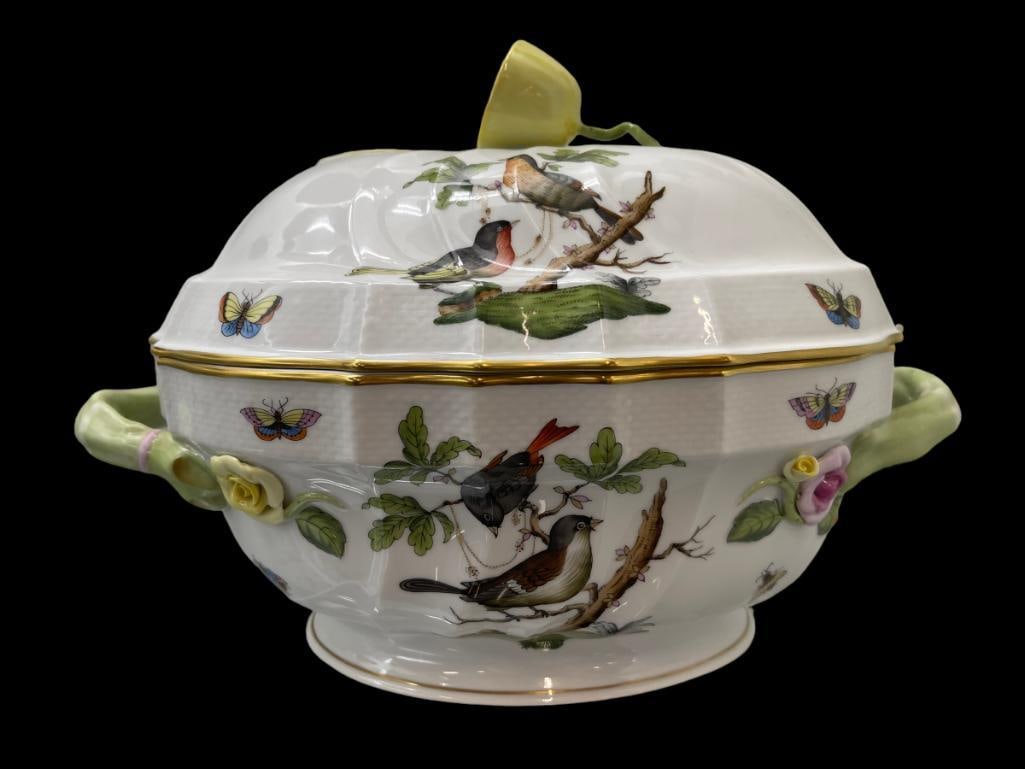 Herend Hand Painted Porcelain Covered Serving Bowl (1 of 8)