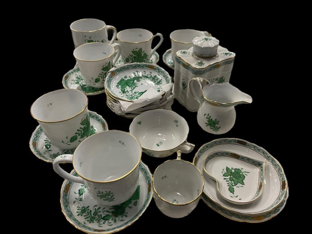 25pc Herend Hand Painted Porcelain incl. Cups, Saucers & More: 25 pcs. Herend Hand Painted Porcelain with floral decoration incl cups, saucers, etc.