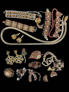 Vintage Costume Jewelry incl L. Davis & More: Vintage Costume Jewelry, 2 Trays incl. L. Davis, Weiss, Florenza, Juliana, etc. From the Carole Tannenbaum Collection