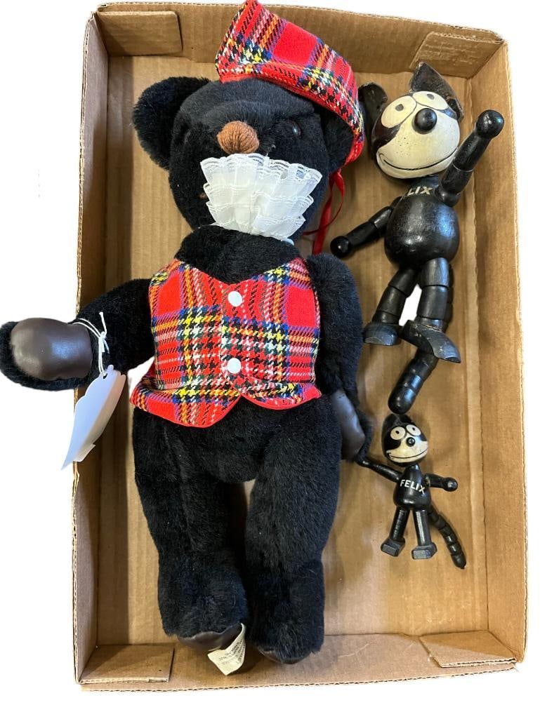 Group incl. Carved Felix the Cat Jointed Figure (1 of 4)