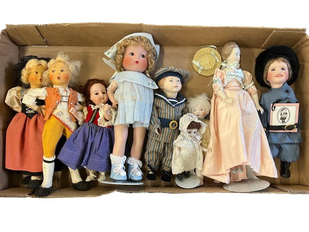 Box Lot Mostly Contemporary Dolls (1 of 3)