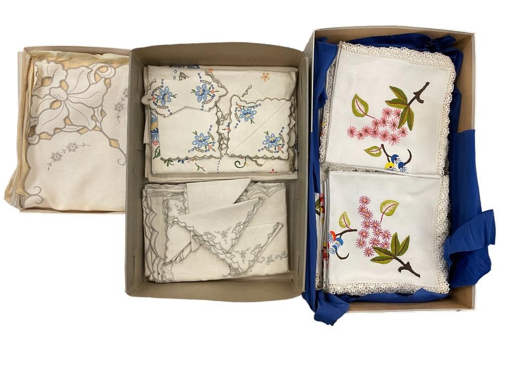 Group of Vintage Linens (1 of 4)