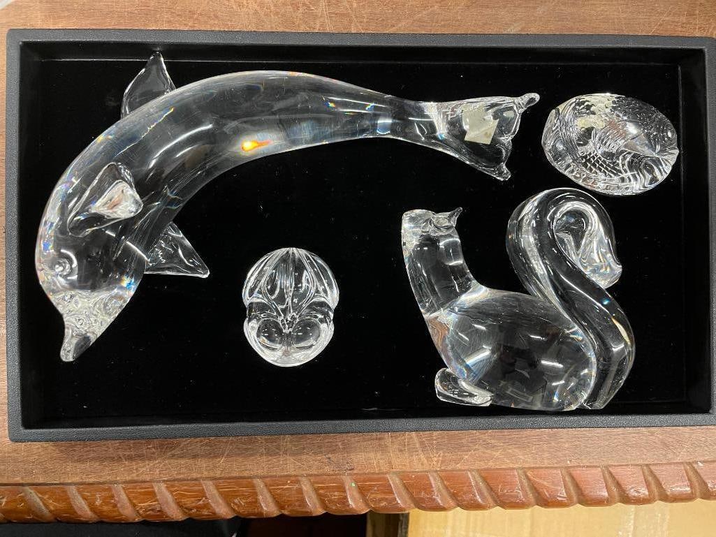 Group of Steuben incl. Tray Handblown animals: Group of Steuben incl. Tray Handblown animals, dolphin, squirrel, fish, frog, dolphin approx. 9.5"l