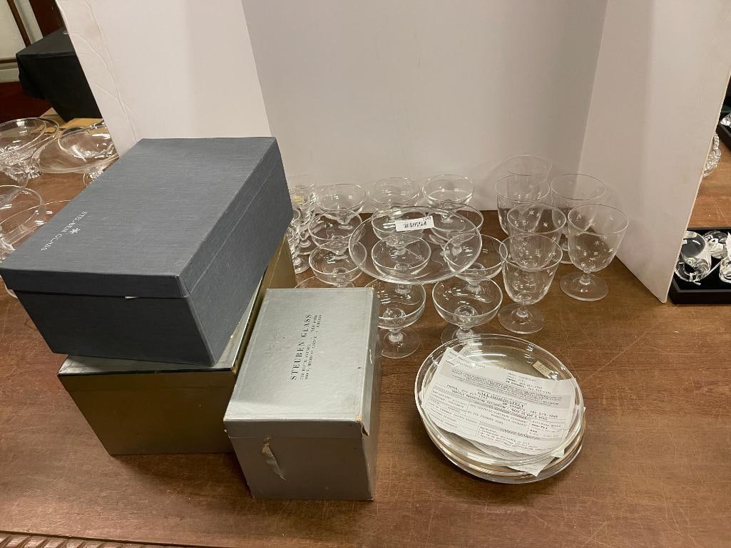 Group of Steuben incl. plates and glasses (1 of 5)