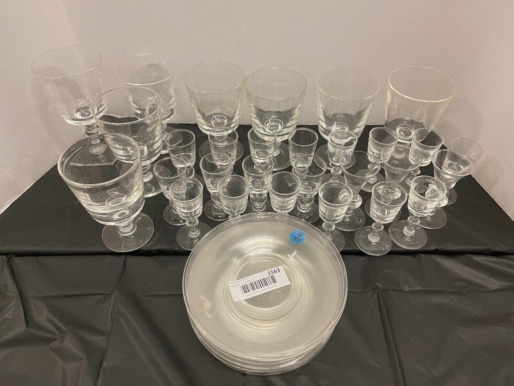 Group of Steuben incl. dessert plates, etc. (1 of 8)