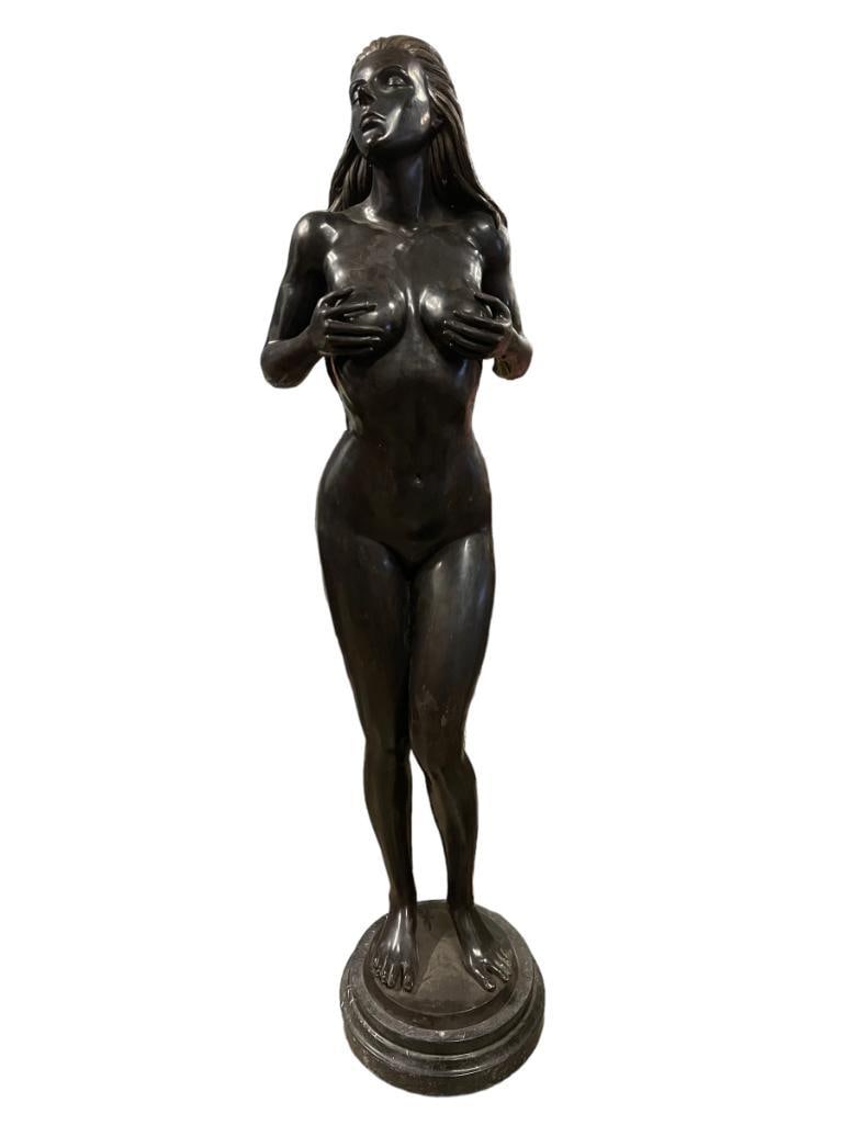 Bronze Life Size Nude Woman Statue: Bronze life size nude woman statue