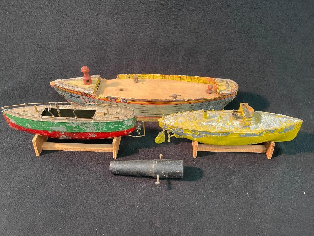 Assorted Vintage Toy Boats & More (1 of 9)