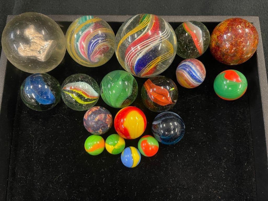 Lot of Vintage Marbles incl. Dog in Sulphide (1 of 2)