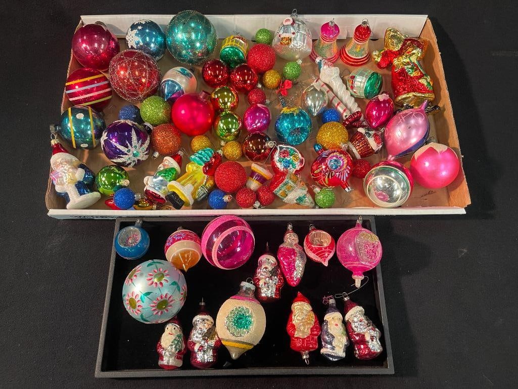 Mixed Lot of Vintage and Contemporary Christmas Ornaments: Mixed Lot of Vintage & Contemporary Christmas Ornaments