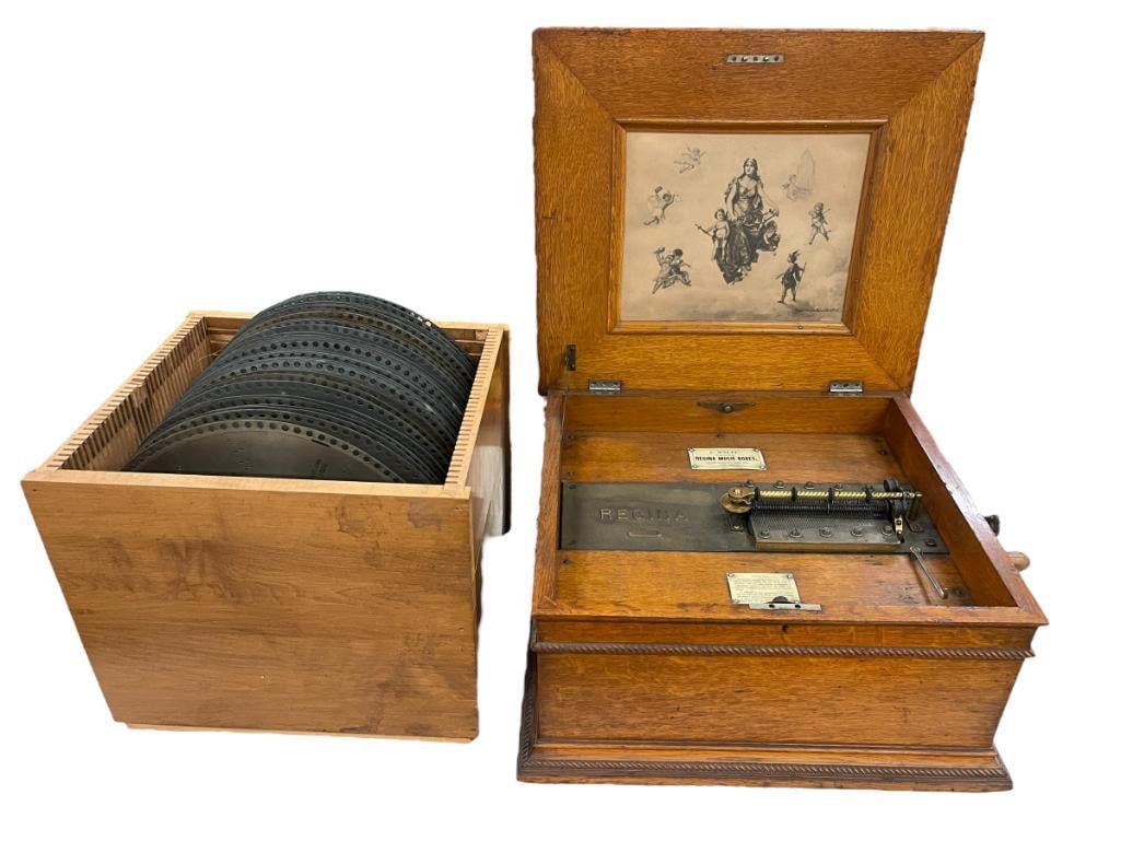 Oak Regina Music Box and Discs (1 of 9)
