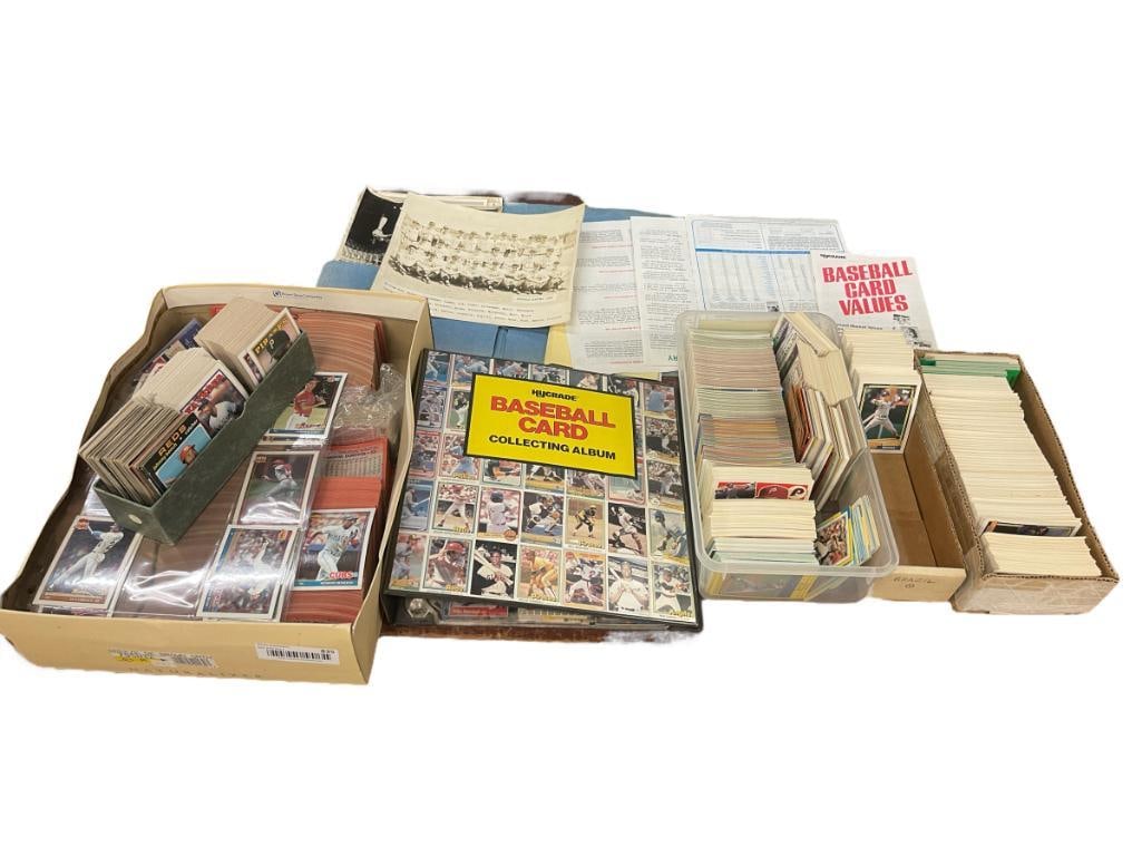 Mixed lot of baseball cards, photos and more (1 of 7)