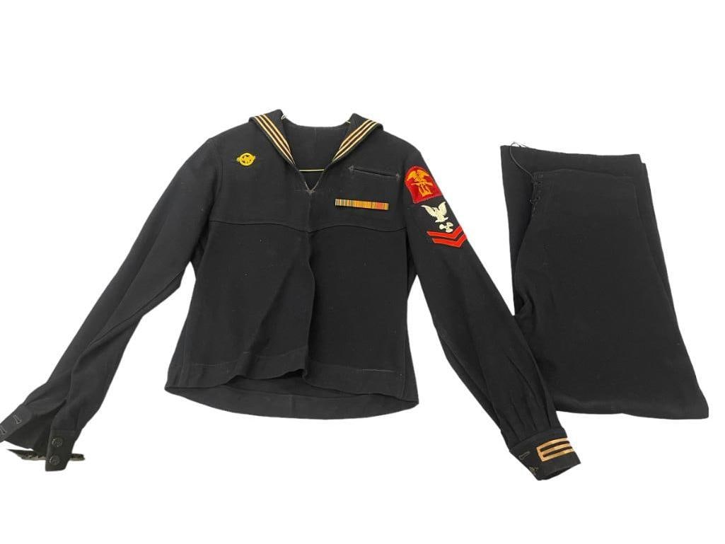 WW2 U.S. Navy seamans uniform shirt and pants: WW2 U.S. Navy seamans uniform shirt and pants. 2 pieces. 20x14x2 in. Provenance: Deaccession from Clarence Historical Society
