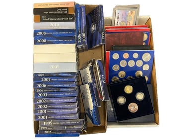 Mixed group of U.S. Mint Proof sets, Uncirculated sets and more