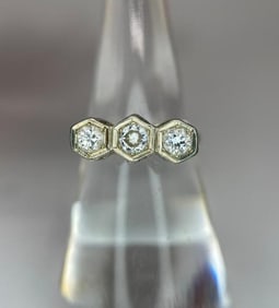 20k gold ring with diamonds