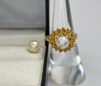 18k gold ring with pearl and tie tack