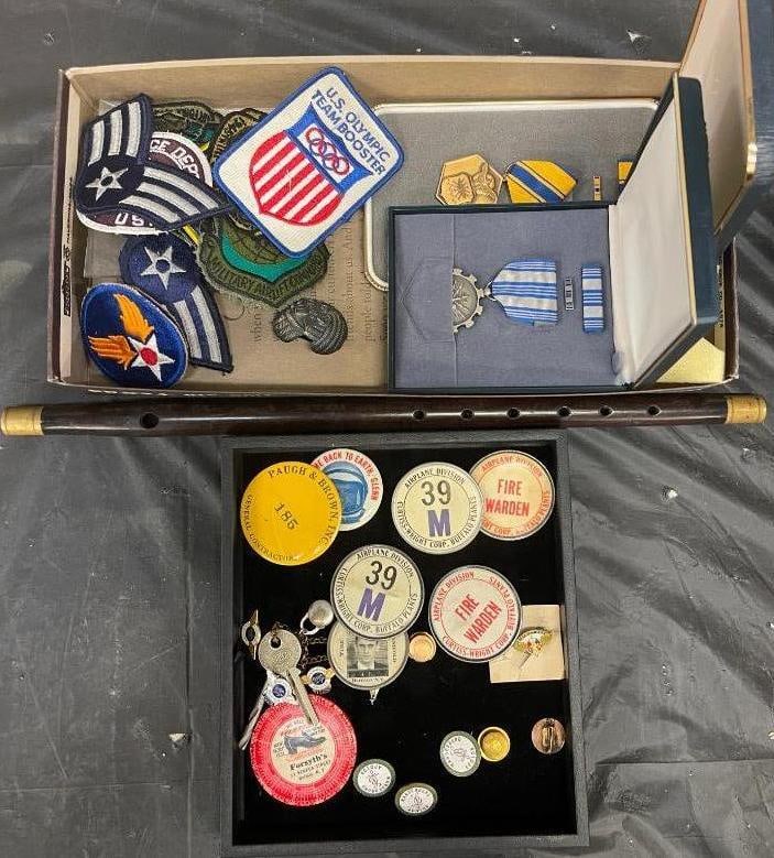 Mixed group of military patches, Curtiss Wright buttons and more: Mixed group of military patches, Curtiss Wright buttons and more. Approx. 32 pieces.
