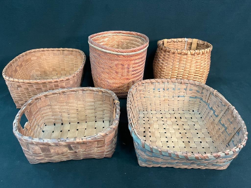 Group of Native American baskets, some Seneca Indian: Group of Native American baskets, some Seneca Indian. 5 pieces.