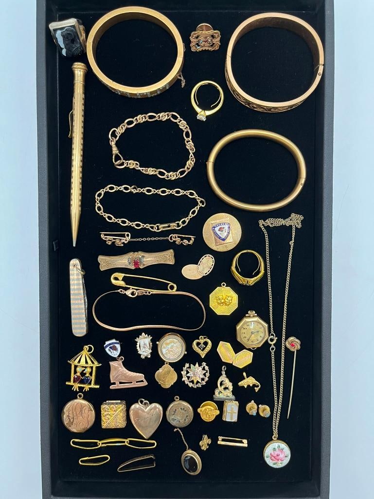 Mixed group of costume jewelry including rings, bracelets and more (1 of 8)