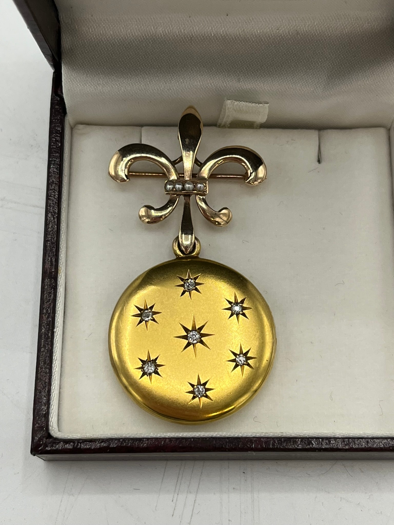 Locket With Seed Pearls and Diamonds (1 of 8)