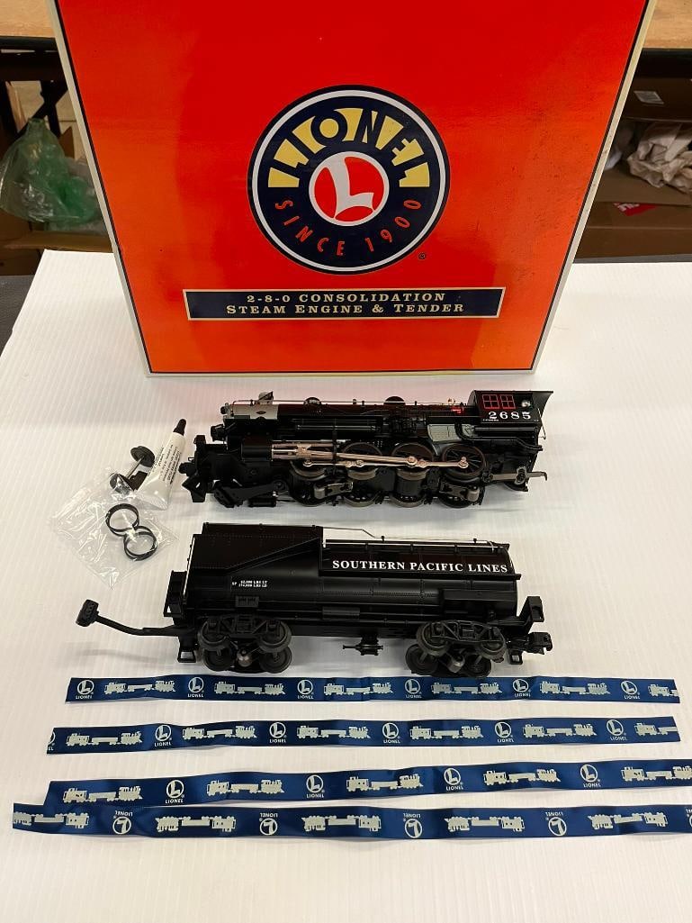 Lionel 2-8-0 Consolidation Steam Engine & Tender Southern Pacific: Lionel 2-8-0 Consolidation Steam Engine & Tender Southern Pacific