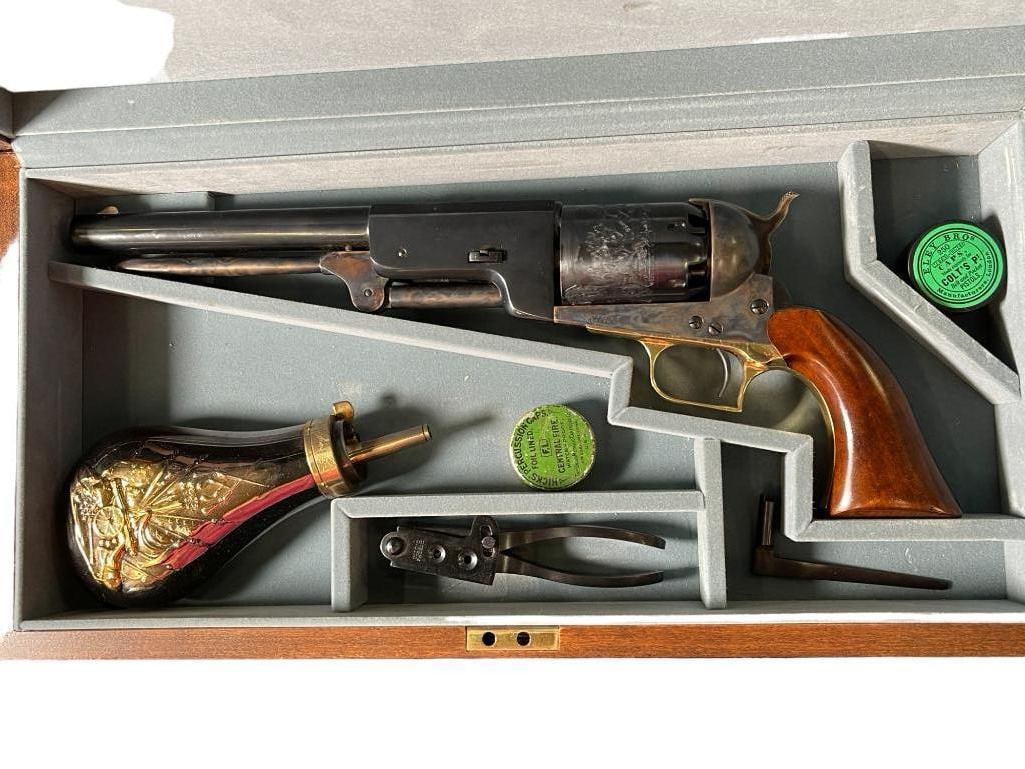 Colt US 1847 reproduction revolver: Colt US 1847 reproduction revolver, in presentation box with powder horn, bullet mold etc. Serial #6246