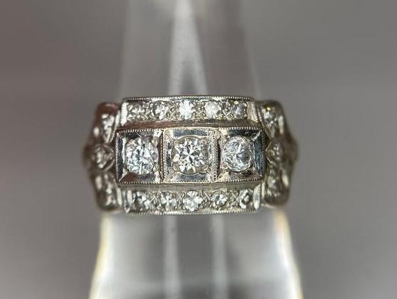 14k gold ring with diamonds (1 of 6)