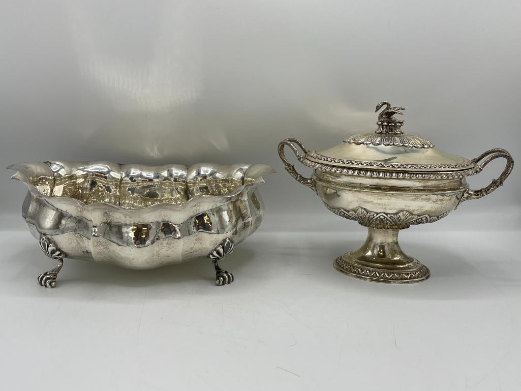 Divina Oro Fatto A Mano 800 silver bowl and lidded swan bowl: Divina Oro Fatto A Mano 800 silver bowl and lidded swan bowl. 2 pieces.