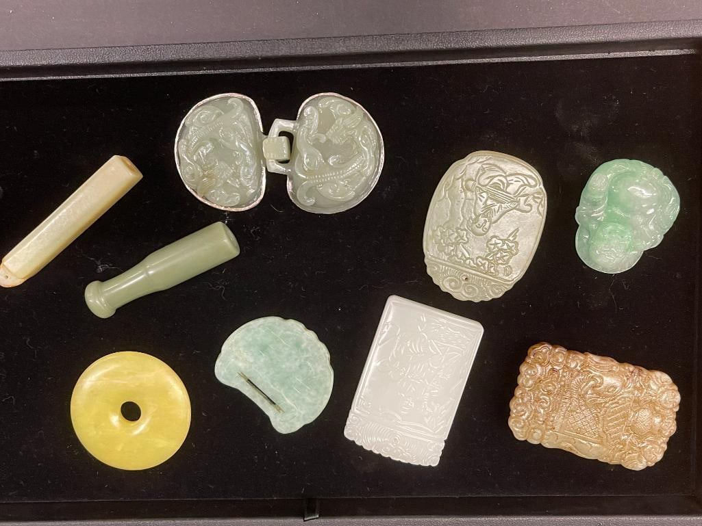 Group of Jade Asian decorative pieces (1 of 6)
