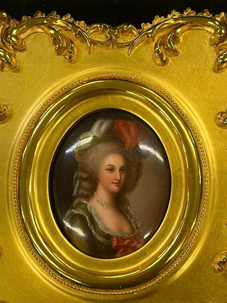 Fabulous painting on porcelain, Woman with pearls and feather hat (1 of 6)