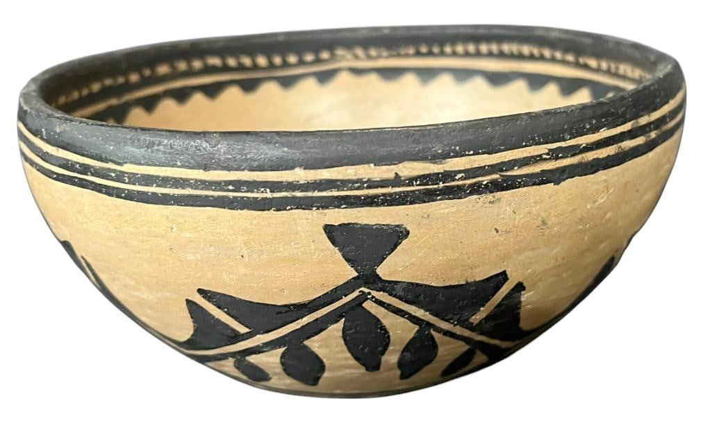 Antique Pueblo pottery bowl: Antique Pueblo pottery bowl. Approx. 3.5x7.5x7.5 inches.Provenance: From the Monte Hoffman Collection.