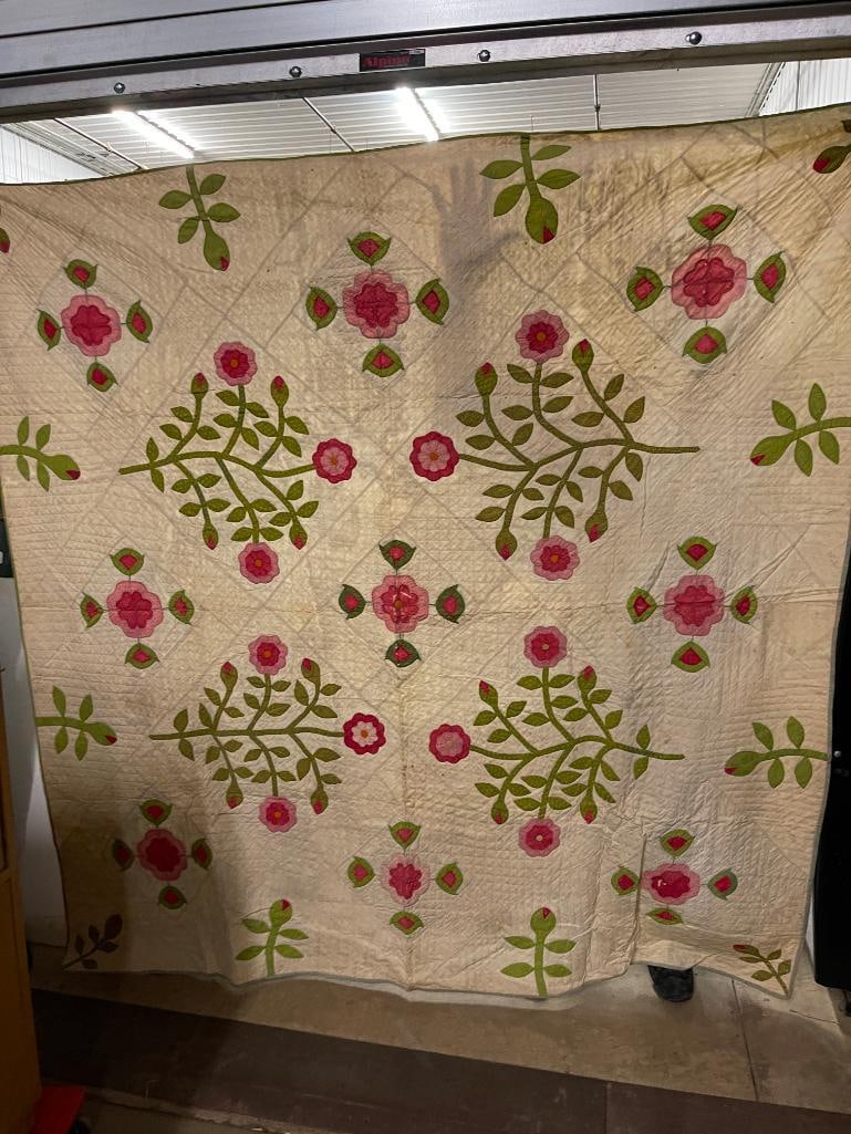 Antique Quilt with Flower Design (1 of 4)