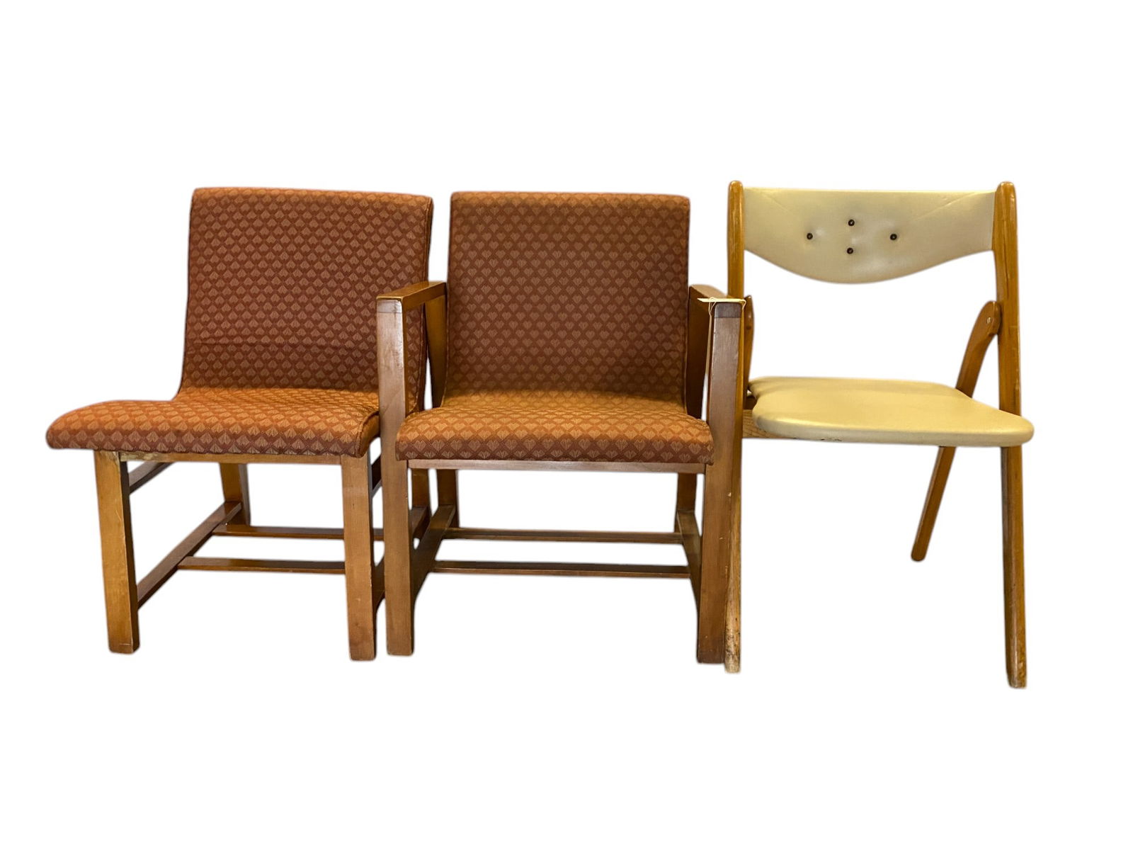 Saarinen & Eames Kleinhans Chairs and Mary Seton Chair (1 of 10)