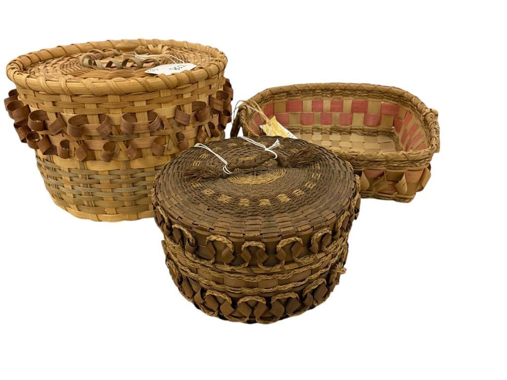 Rare Seneca Baskets, Nettie Huff Watt, Turtle Clan Basket etc.: Rare Seneca Baskets Makers Fancy Show Basket , Nettie Huff Watt, Turtle Clan Basket and Covered Splint Basket. Show Basket approx. 8 x 5 inches. Turtle Clan approx. 12 x 11.5 x 4 inches. Splint approx